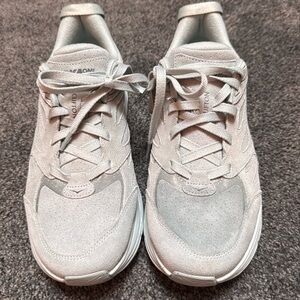 Hoka U CLIFTON L SUEDE - LIMESTONE/LIMESTONE
Men’s 12